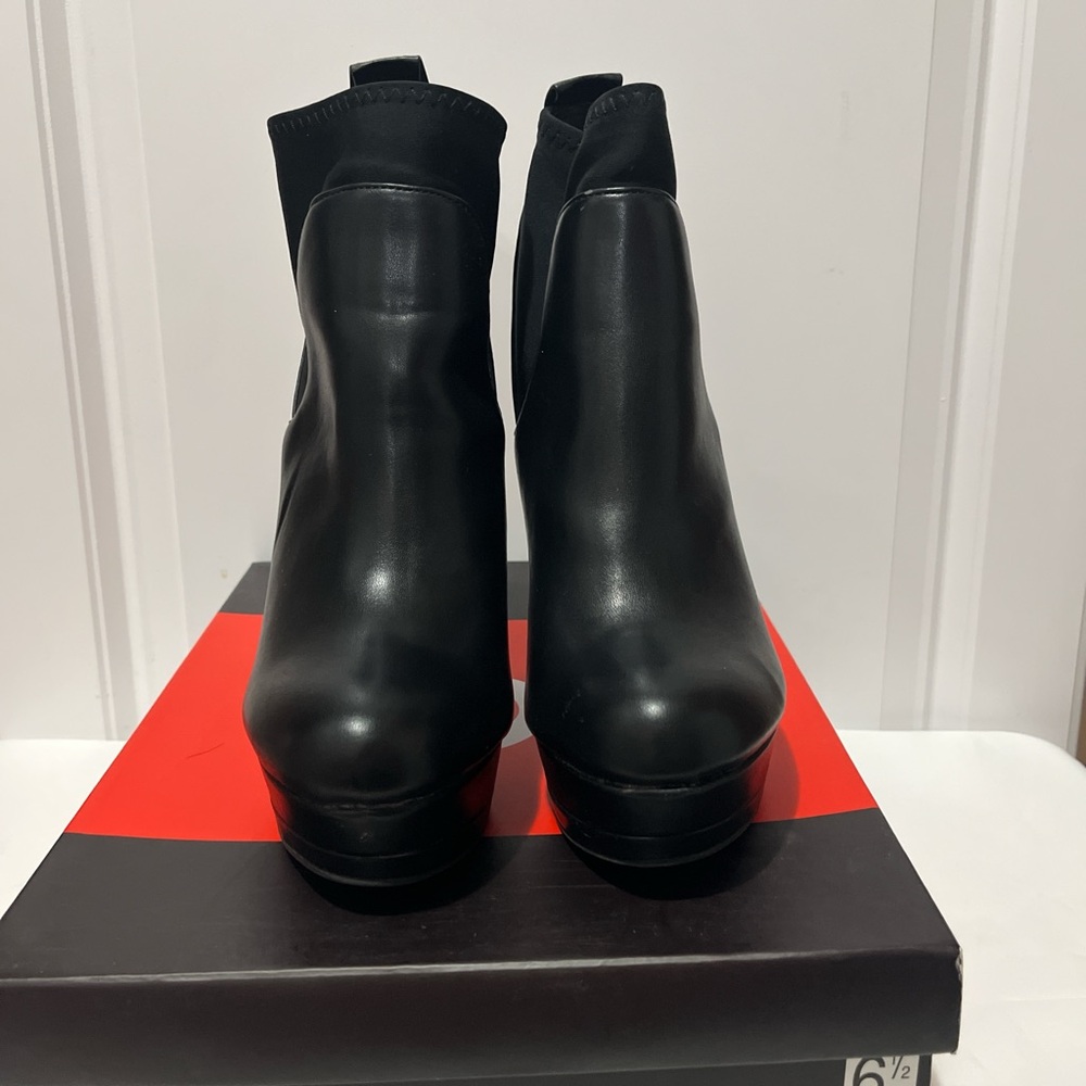 Guess ankle booties